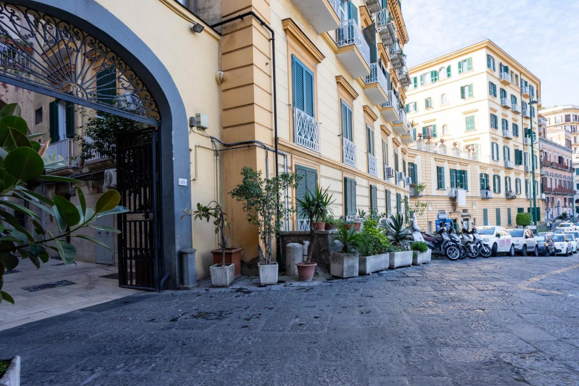 Appartamento Molo Caracciolo