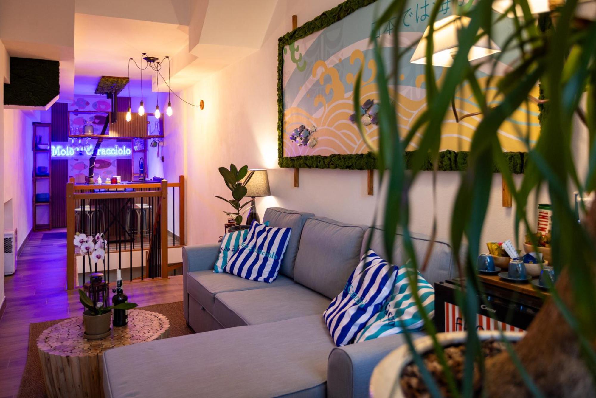 Molo Caracciolo Apartment *